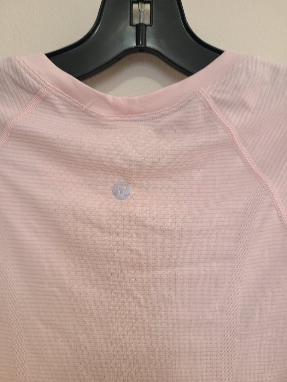 Lululemon Swiftly Tech Short Sleeve 2.0 shirt size 6 Light Pink - Picture 6 of 6